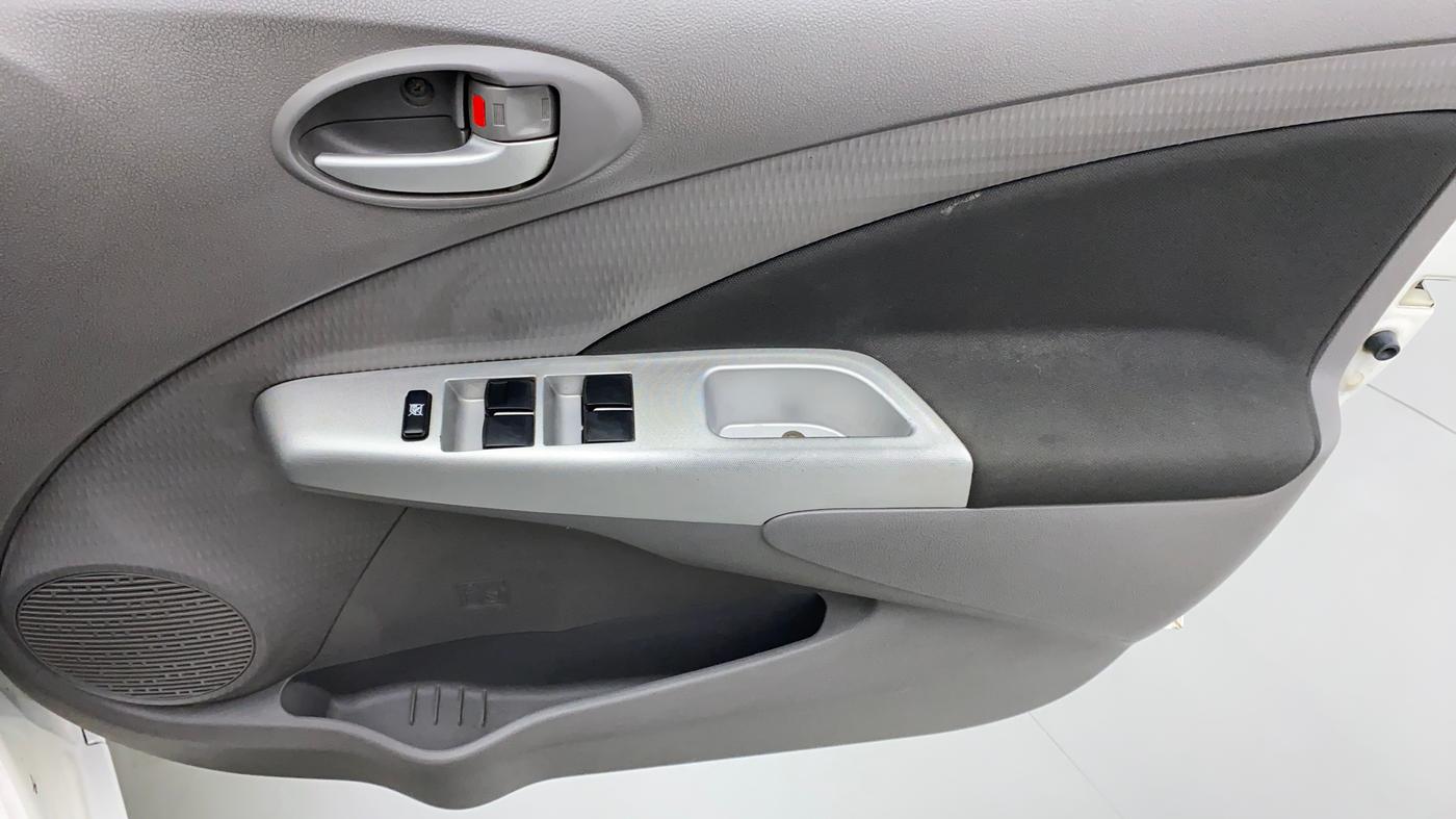 2011 Toyota Etios V, Petrol, Manual, 47,171 km, Driver Side Door Panels Control