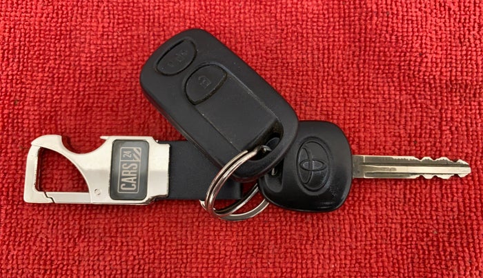 2011 Toyota Etios V, Petrol, Manual, 47,171 km, Key Close Up