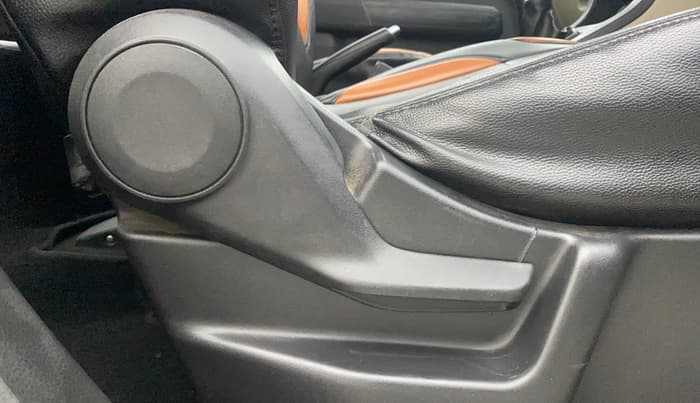 2019 Maruti New Wagon-R VXI 1.0, Petrol, Manual, 34,170 km, Driver Side Adjustment Panel