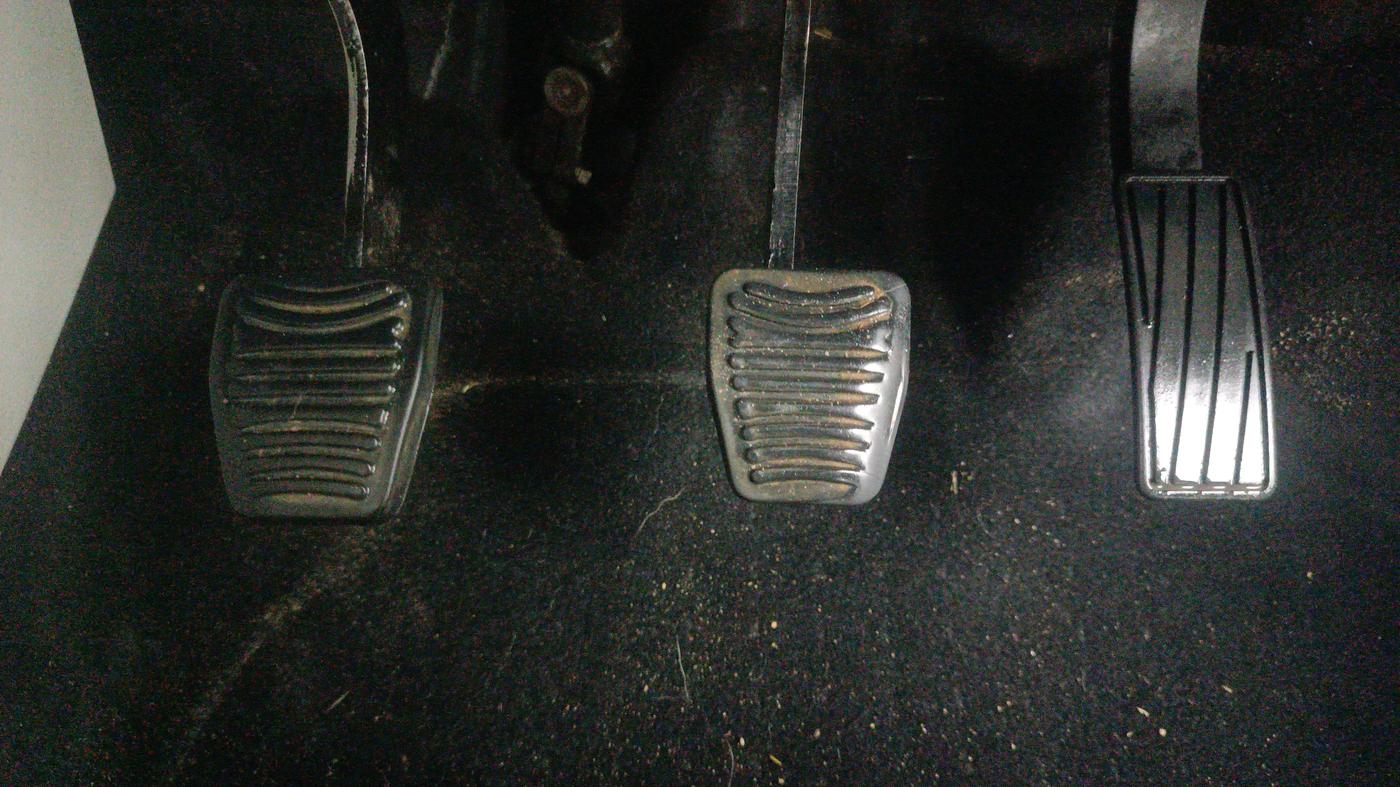 2019 Mahindra XUV300 W6 1.2 PETROL, Petrol, Manual, 53,743 km, Pedals