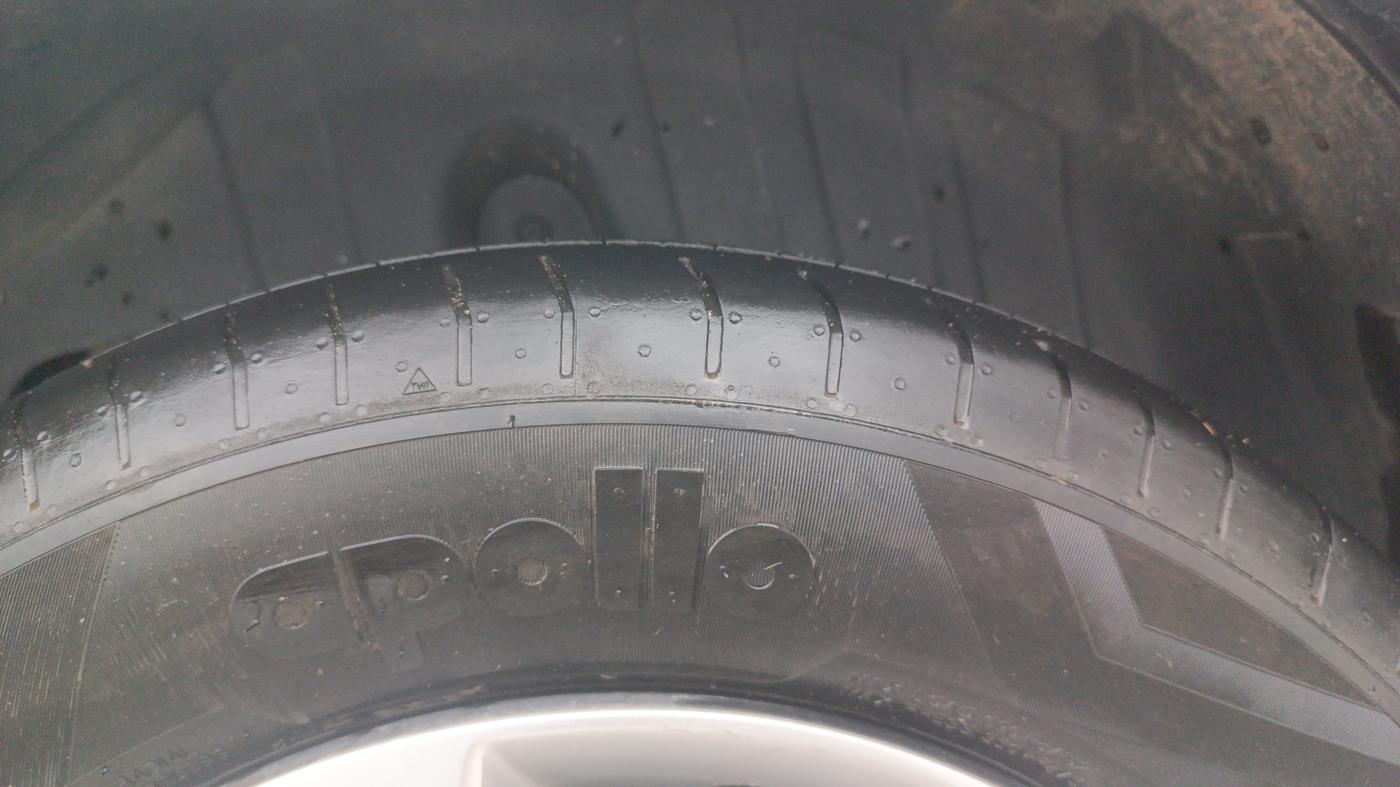 2019 Mahindra XUV300 W6 1.2 PETROL, Petrol, Manual, 53,743 km, Left Rear Tyre Tread