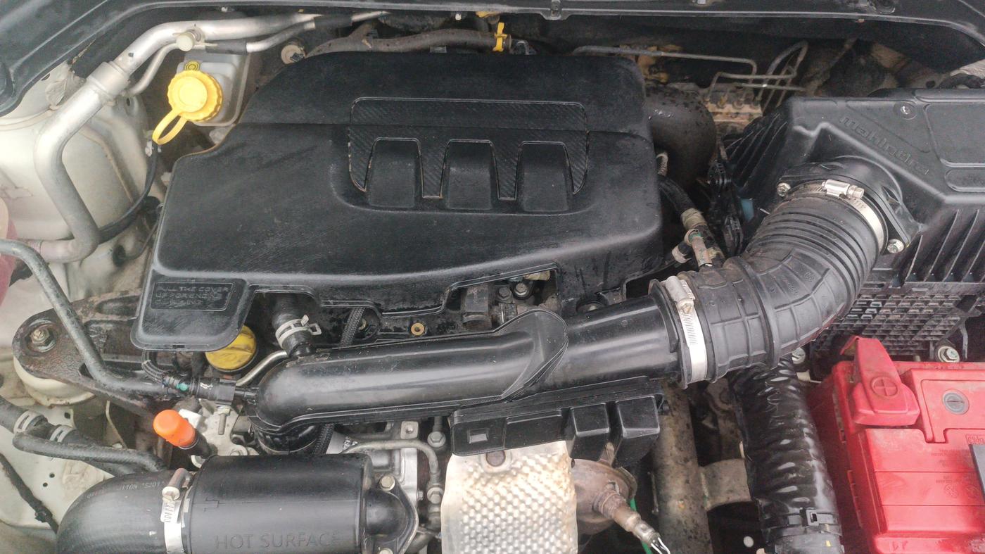 2019 Mahindra XUV300 W6 1.2 PETROL, Petrol, Manual, 53,743 km, Engine View