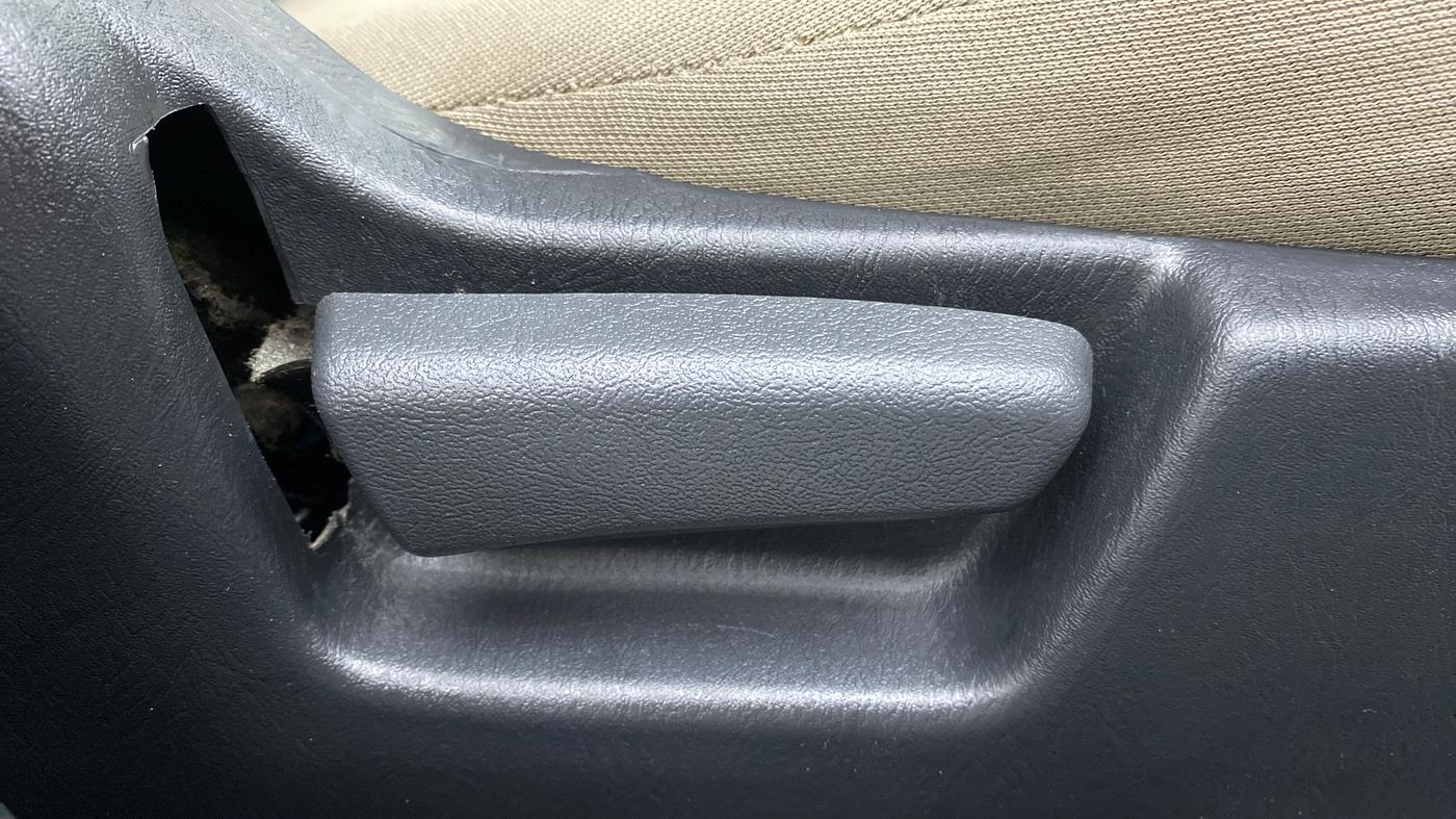 2016 Maruti Alto K10 VXI P, Petrol, Manual, 29,786 km, Driver Side Adjustment Panel