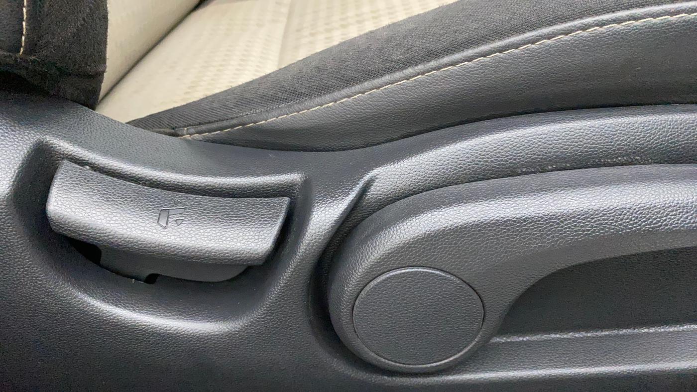 2019 Hyundai Elite i20 SPORTZ PLUS 1.2, Petrol, Manual, 34,497 km, Driver Side Adjustment Panel