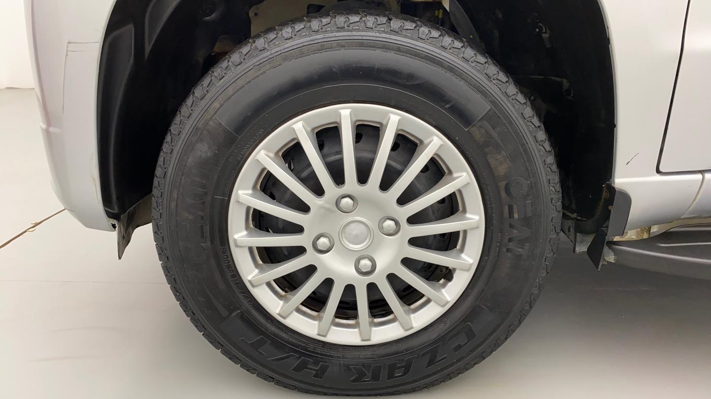 2016 Mahindra TUV300 T6+, Diesel, Manual, 42,714 km, Left Front Wheel