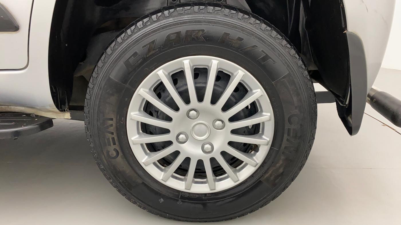 2016 Mahindra TUV300 T6+, Diesel, Manual, 42,714 km, Left Rear Wheel