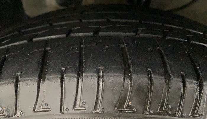 2017 Hyundai Creta E PLUS 1.6 PETROL, Petrol, Manual, 58,257 km, Left Front Tyre Tread