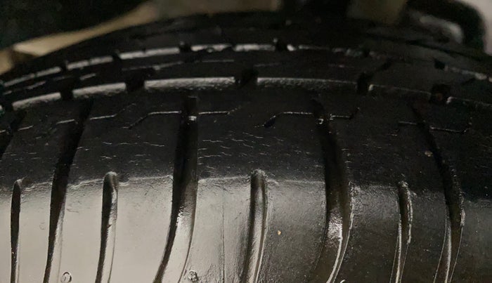 2017 Hyundai Creta E PLUS 1.6 PETROL, Petrol, Manual, 58,257 km, Right Rear Tyre Tread