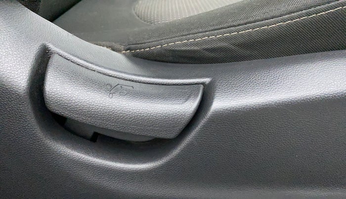 2017 Hyundai Creta E PLUS 1.6 PETROL, Petrol, Manual, 58,257 km, Driver Side Adjustment Panel