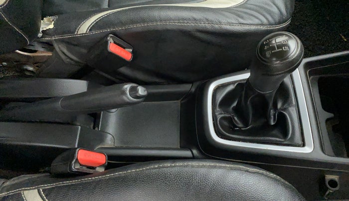 2019 Maruti Swift LXI D, CNG, Manual, 77,236 km, Gear Lever
