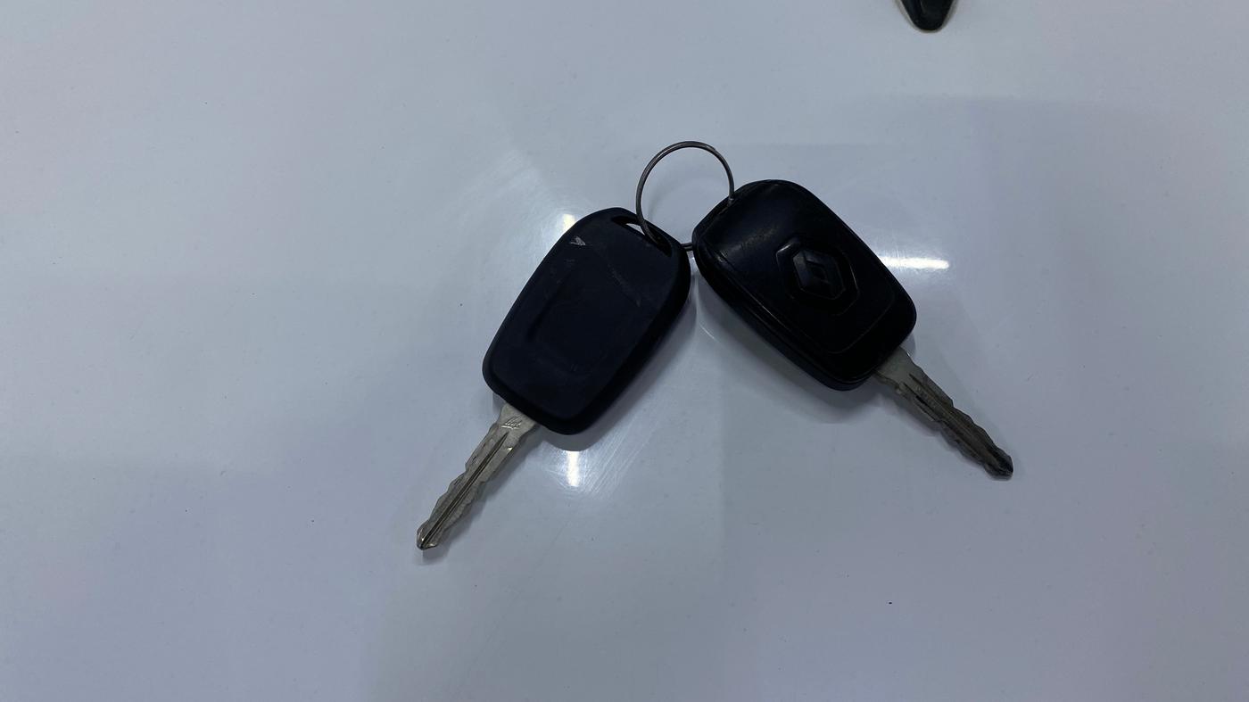 2024 Renault TRIBER RXE MT, Petrol, Manual, 34,358 km, Key Close Up