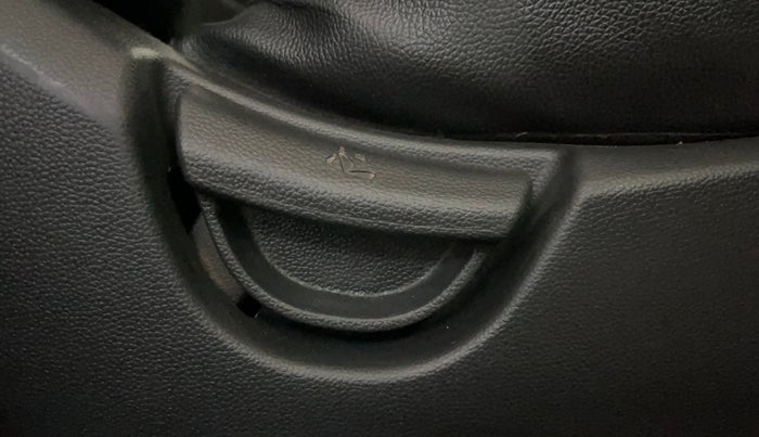 2017 Hyundai Grand i10 SPORTZ 1.2 KAPPA VTVT, Petrol, Manual, 98,050 km, Driver Side Adjustment Panel