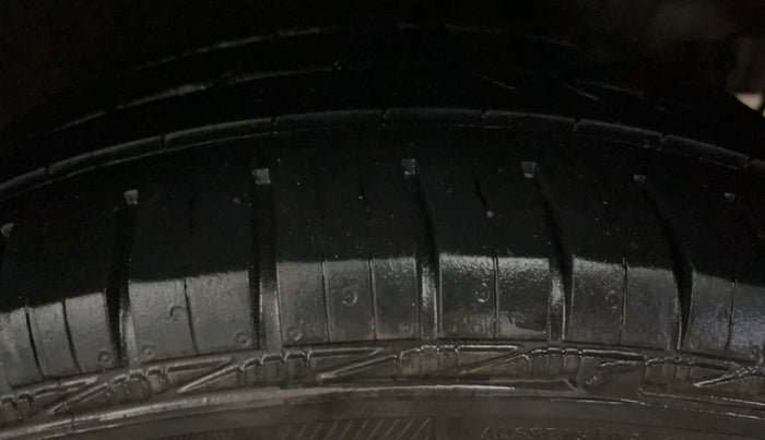 2017 Hyundai Grand i10 SPORTZ 1.2 KAPPA VTVT, Petrol, Manual, 98,050 km, Left Rear Tyre Tread