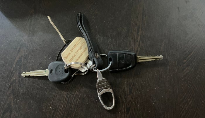 2017 Hyundai Grand i10 SPORTZ 1.2 KAPPA VTVT, Petrol, Manual, 98,050 km, Key Close Up