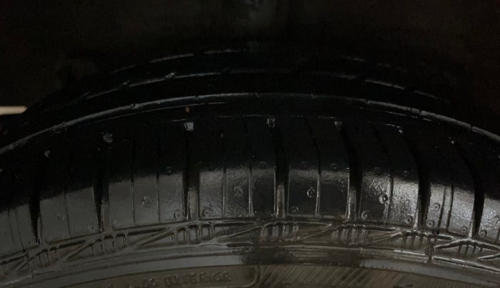 2017 Hyundai Grand i10 SPORTZ 1.2 KAPPA VTVT, Petrol, Manual, 98,050 km, Right Rear Tyre Tread