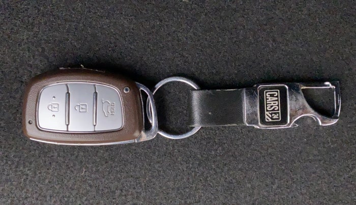 2016 Hyundai Creta SX PLUS AT 1.6 PETROL, Petrol, Automatic, 33,219 km, Key Close Up