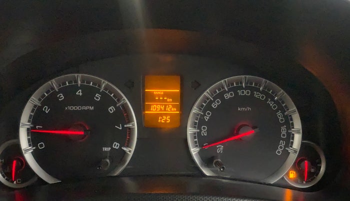2017 Maruti Swift VXI, CNG, Manual, 1,09,405 km, Odometer Image