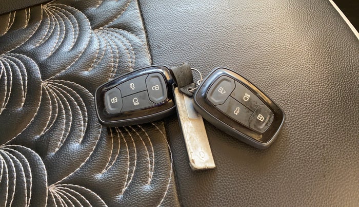 2023 Tata ALTROZ XT PETROL, Petrol, Manual, 27,189 km, Key Close Up