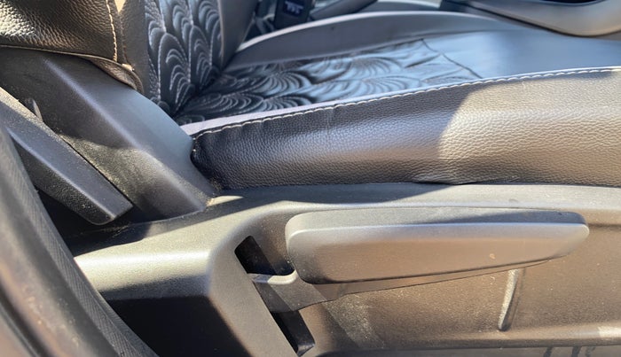 2023 Tata ALTROZ XT PETROL, Petrol, Manual, 27,189 km, Driver Side Adjustment Panel