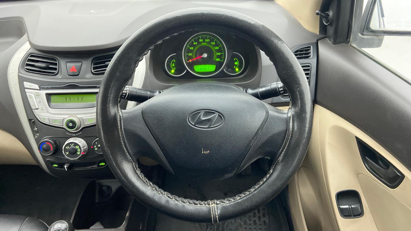 2017 Hyundai Eon MAGNA +, Petrol, Manual, 43,958 km, Steering Wheel Close Up