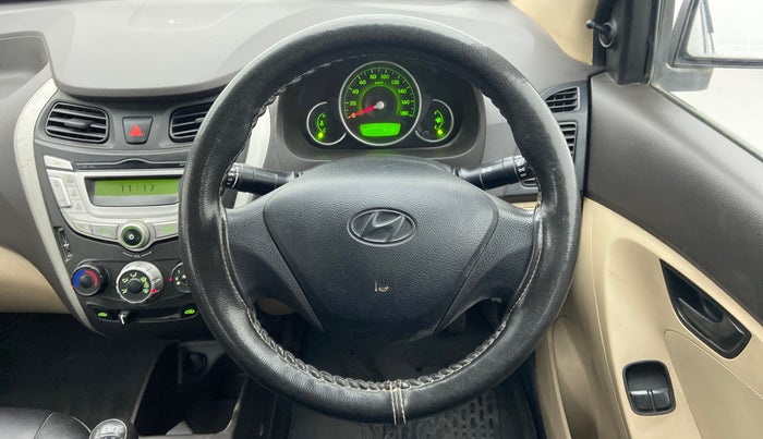 2017 Hyundai Eon MAGNA +, Petrol, Manual, 43,958 km, Steering Wheel Close Up
