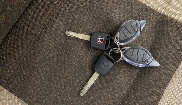 2013 Honda Amaze 1.2L I-VTEC E, Petrol, Manual, 94,814 km, Key Close Up