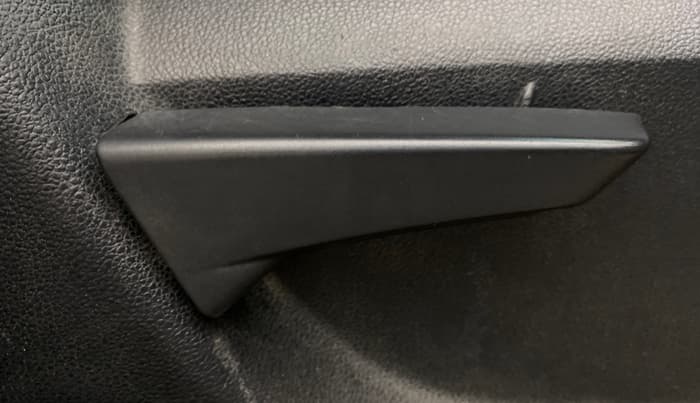 2016 Mahindra Kuv100 K4 6 STR, Petrol, Manual, 56,115 km, Driver Side Adjustment Panel