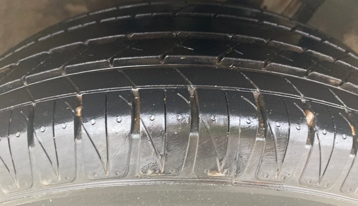 2021 Skoda KUSHAQ AMBITION 1.0L TSI MT, Petrol, Manual, 53,883 km, Left Front Tyre Tread