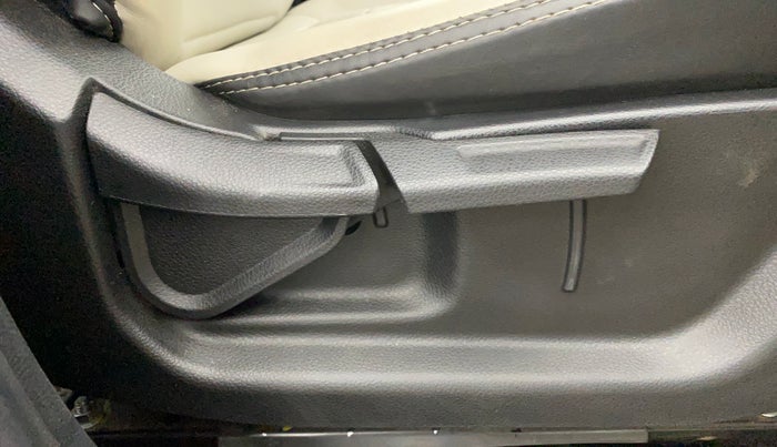 2023 KIA SONET HTX 1.0 DCT, Petrol, Automatic, 38,228 km, Driver Side Adjustment Panel