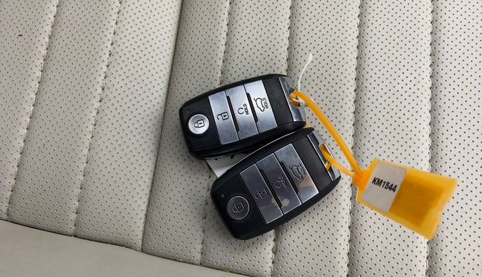 2023 KIA SONET HTX 1.0 DCT, Petrol, Automatic, 38,228 km, Key Close Up