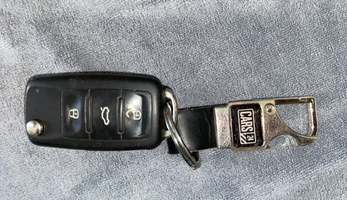 2017 Volkswagen Polo COMFORTLINE 1.2L PETROL, Petrol, Manual, 56,267 km, Key Close Up