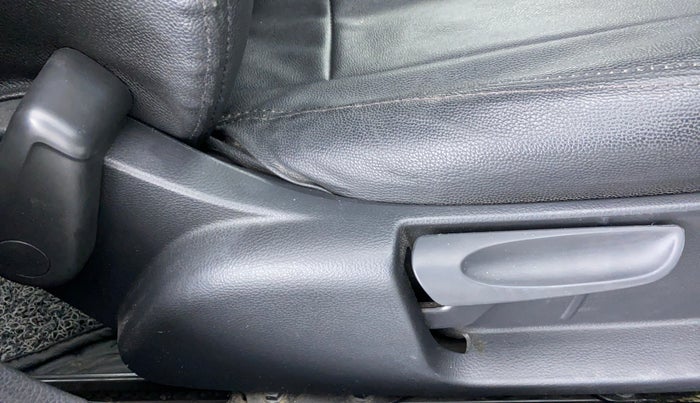 2017 Volkswagen Polo COMFORTLINE 1.2L PETROL, Petrol, Manual, 56,267 km, Driver Side Adjustment Panel