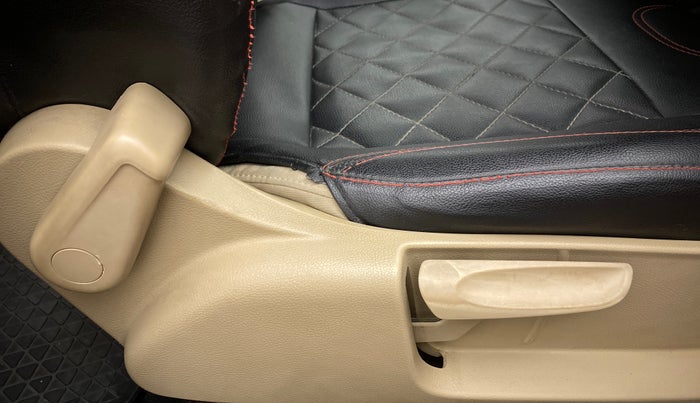 2015 Volkswagen Polo HIGHLINE1.5L DIESEL, Diesel, Manual, 68,124 km, Driver Side Adjustment Panel