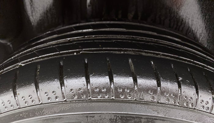 2015 Volkswagen Polo HIGHLINE1.5L DIESEL, Diesel, Manual, 68,124 km, Right Rear Tyre Tread