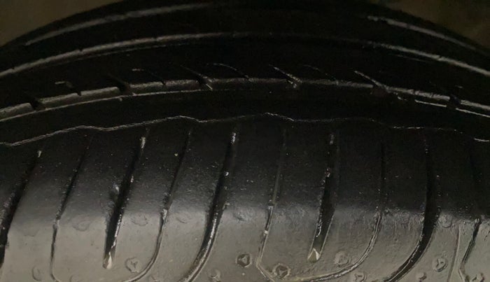 2016 Honda Jazz 1.2L I-VTEC V AT, Petrol, Automatic, 81,863 km, Left Front Tyre Tread