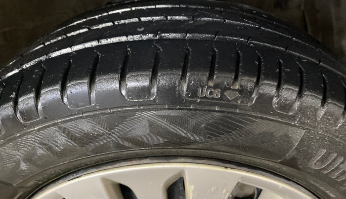 2015 Maruti Ertiga VXI, Petrol, Manual, 54,576 km, Right Front Tyre Tread