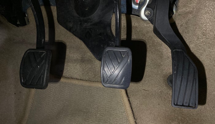 2015 Maruti Ertiga VXI, Petrol, Manual, 54,576 km, Pedals