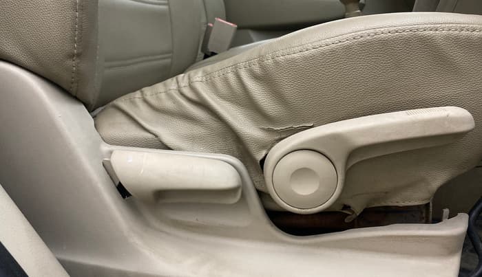 2014 Maruti Ertiga ZXI, Petrol, Manual, 78,573 km, Driver Side Adjustment Panel