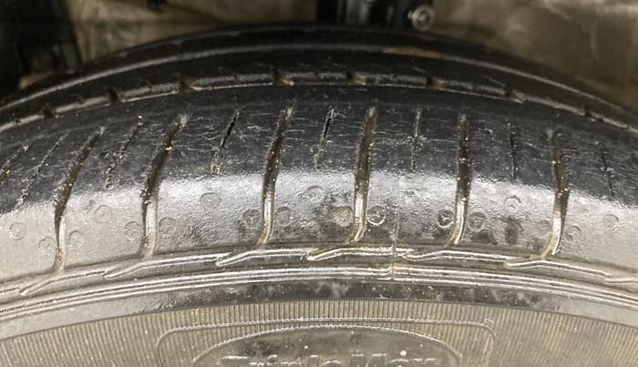 2014 Maruti Ertiga ZXI, Petrol, Manual, 78,573 km, Left Front Tyre Tread