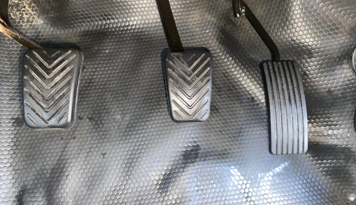 2014 Hyundai Eon SPORTZ, Petrol, Manual, 31,917 km, Pedals