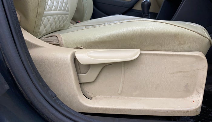 2017 Volkswagen Ameo COMFORTLINE 1.2L, Petrol, Manual, 38,247 km, Driver Side Adjustment Panel