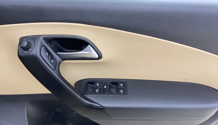 2017 Volkswagen Ameo COMFORTLINE 1.2L, Petrol, Manual, 38,247 km, Driver Side Door Panels Control