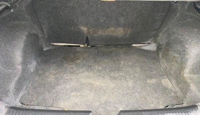 2017 Volkswagen Ameo COMFORTLINE 1.2L, Petrol, Manual, 38,247 km, Boot Inside