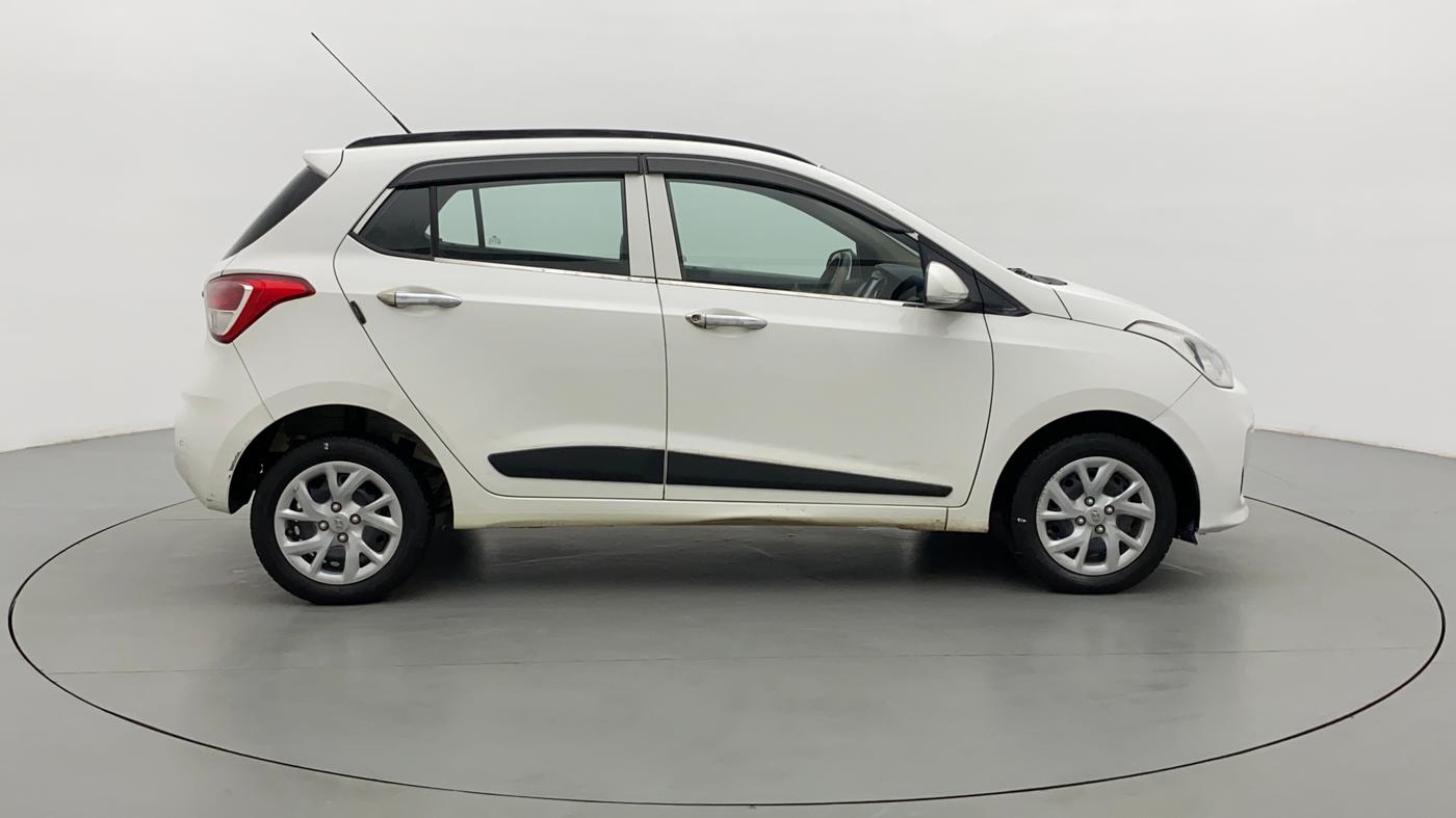 2017 Hyundai Grand i10 Sportz(O) 1.2 MT, Petrol, Manual, 28,771 km, Right Side View
