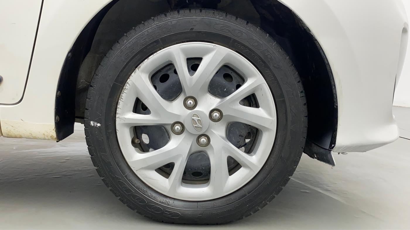 2017 Hyundai Grand i10 Sportz(O) 1.2 MT, Petrol, Manual, 28,771 km, Right Front Wheel
