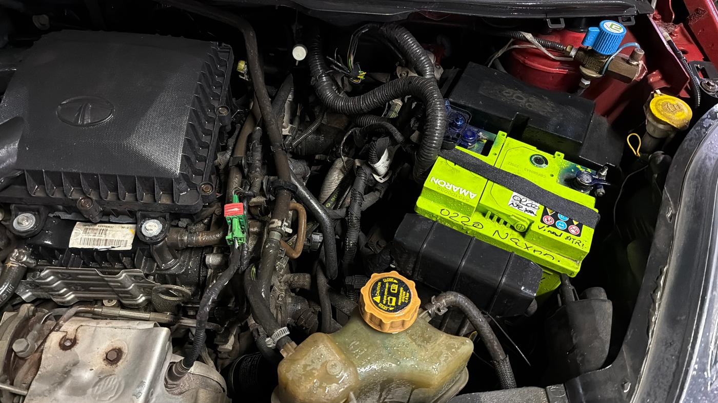 2018 Tata NEXON XM PETROL, CNG, Manual, 1,04,939 km, Engine View - Left