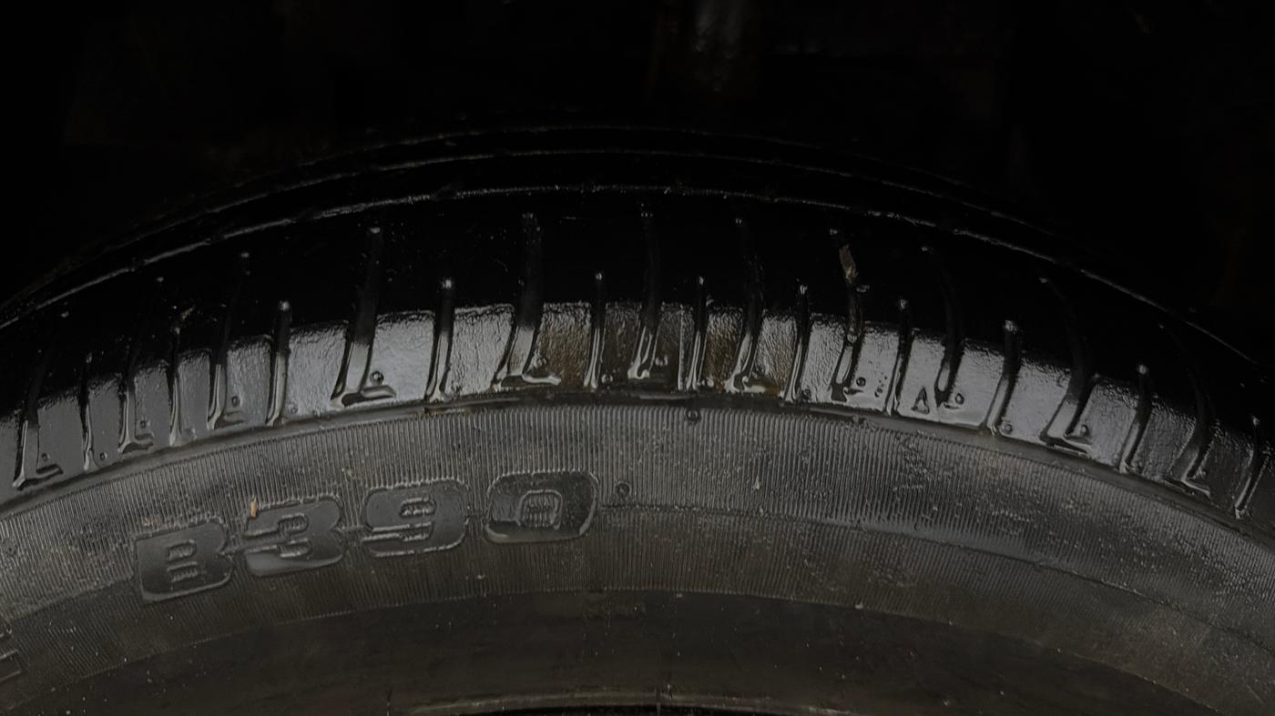 2018 Tata NEXON XM PETROL, CNG, Manual, 1,04,939 km, Left Front Tyre Tread