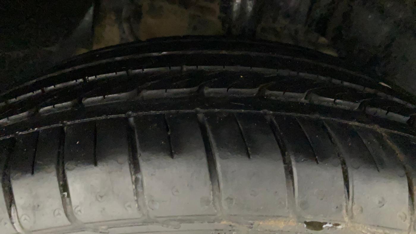 2019 Tata NEXON XM PETROL, Petrol, Manual, 95,024 km, Right Front Tyre Tread
