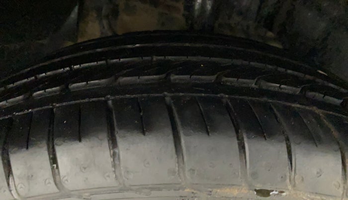 2019 Tata NEXON XM PETROL, Petrol, Manual, 95,024 km, Right Front Tyre Tread