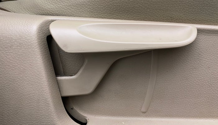 2017 Volkswagen Ameo HIGHLINE PLUS 1.0L 16 ALLOY, Petrol, Manual, 69,025 km, Driver Side Adjustment Panel